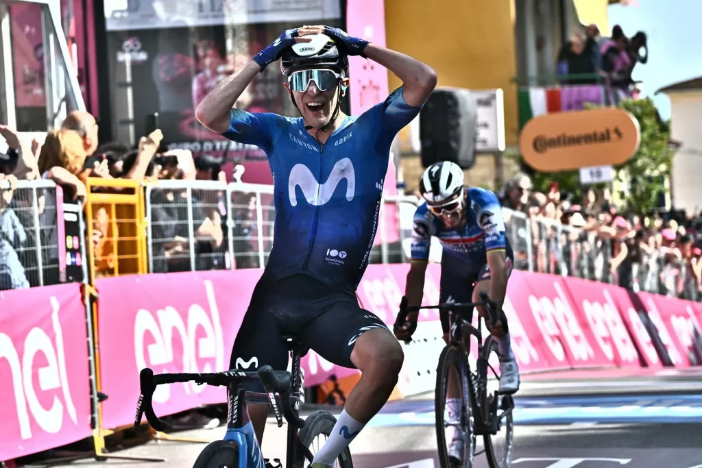 Pelayo Sánchez se impone en la etapa "sterrato" del Giro 24